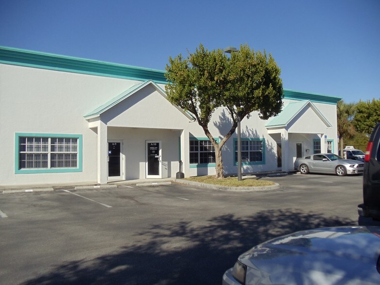 More Photos Of 3560 Work Dr, Fort Myers Warehouse For Lease
