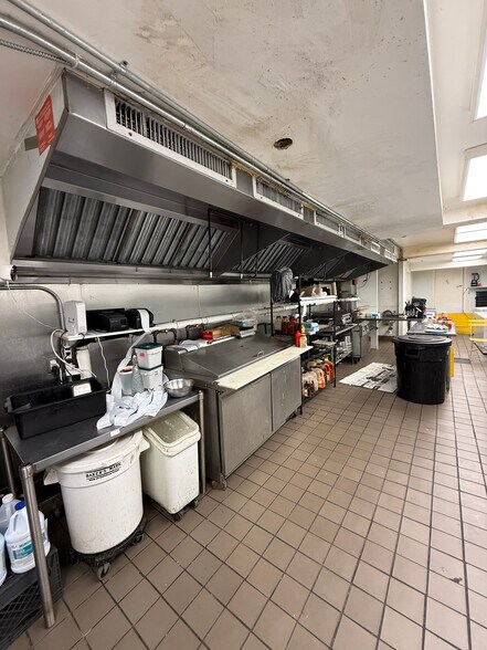 More Photos Of 300 E 61st St, New York Apartments For Lease