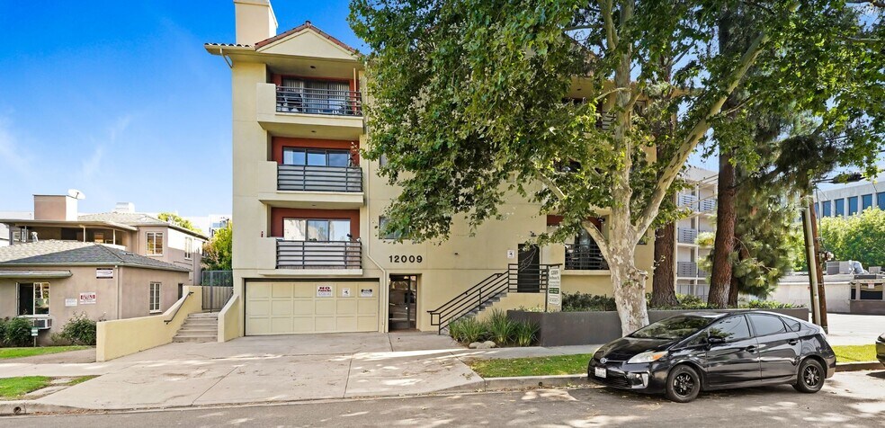 More Photos Of 12009 Hoffman St, Studio City Apartments For Sale