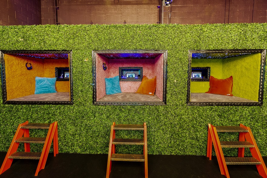 More Photos Of 10 Draper St, Woburn Warehouse For Lease