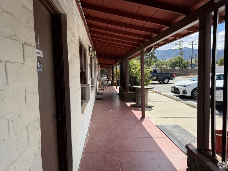 More Photos Of 507 S Curry St, Tehachapi Hotel For Sale