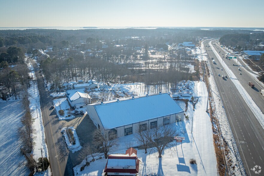 More Photos Of 225 Hess Rd, Grasonville Light Distribution For Sale