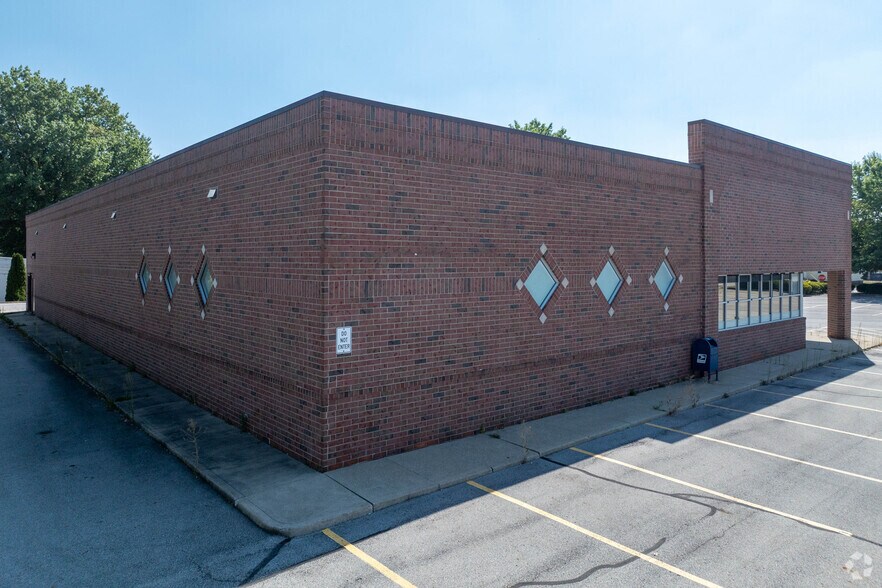 More Photos Of 222 S Main St, Orrville Drugstore For Sale