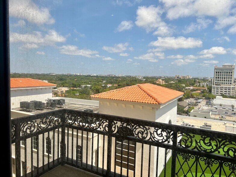 More Photos Of 2020 Ponce De Leon Blvd, Coral Gables Office For Lease