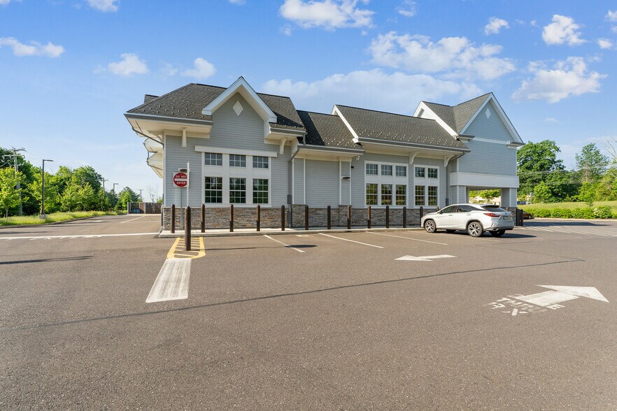 More Photos Of 5707 Easton Rd, Pipersville Freestanding For Sale