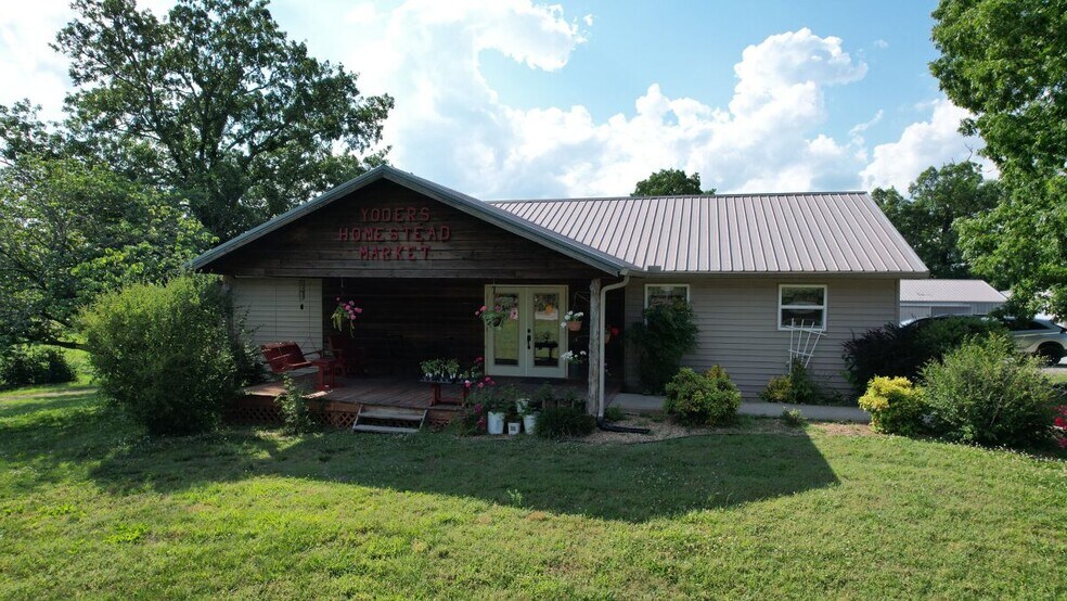 More Photos Of 3555 Summertown Hwy, Summertown General Retail For Sale