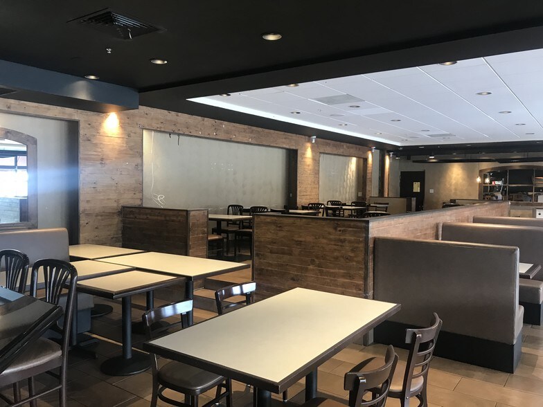 More Photos Of 1125 N King St, Honolulu Storefront Retail Office For Lease