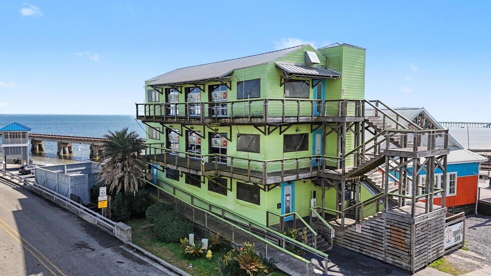 More Photos Of 113 S Beach Blvd, Bay Saint Louis Restaurant For Sale