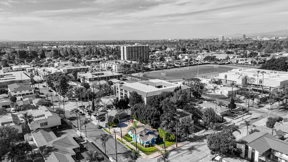 More Photos Of 1204 N Ross St, Santa Ana Office For Sale