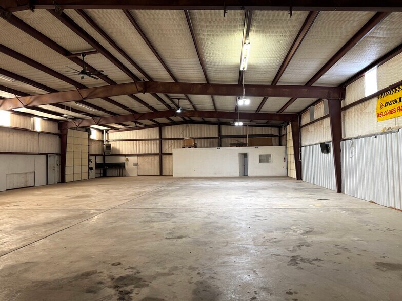 More Photos Of 11607 Highway 87, Lubbock Warehouse For Sale