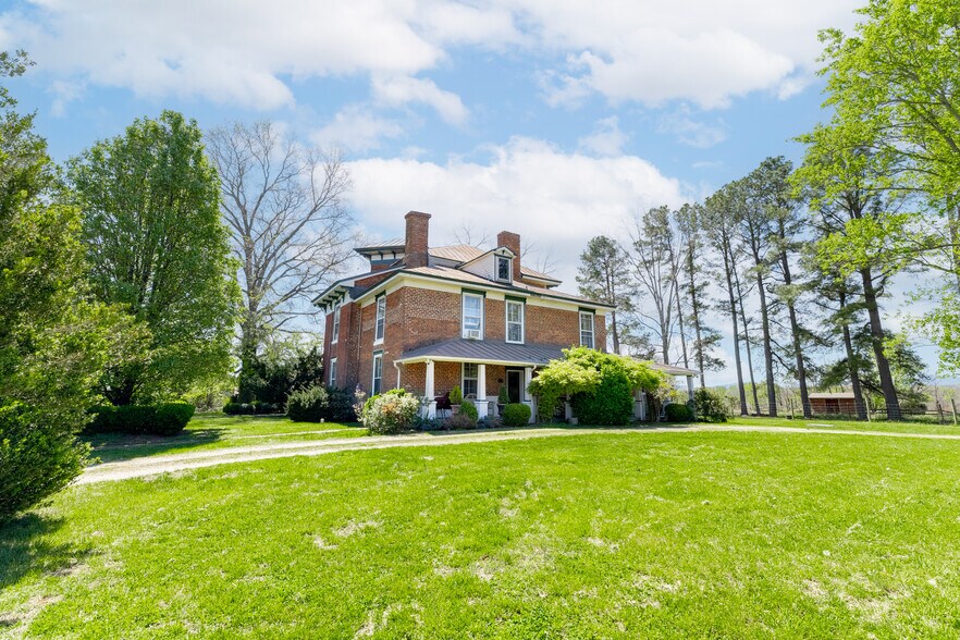 More Photos Of 2416 Lowesville Rd, Amherst Hospitality For Sale