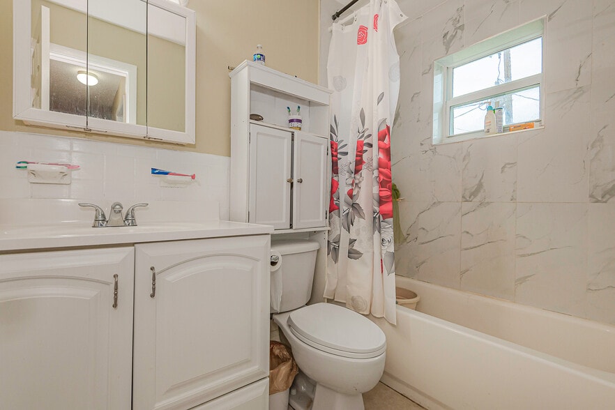More Photos Of 4063-4065 SW 51st St, Fort Lauderdale Apartments For Sale