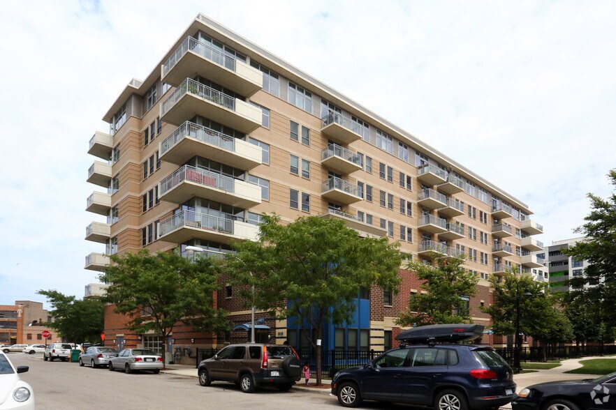 More Photos Of 511 W Division St, Chicago Apartments For Lease