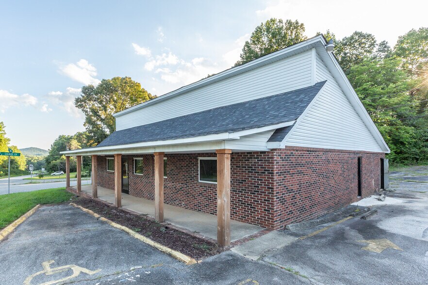 More Photos Of 1058 York Rd, Kings Mountain Restaurant For Sale