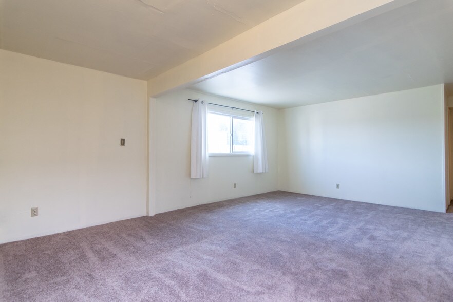 More Photos Of 527 E 1st St, Port Angeles Apartments For Sale