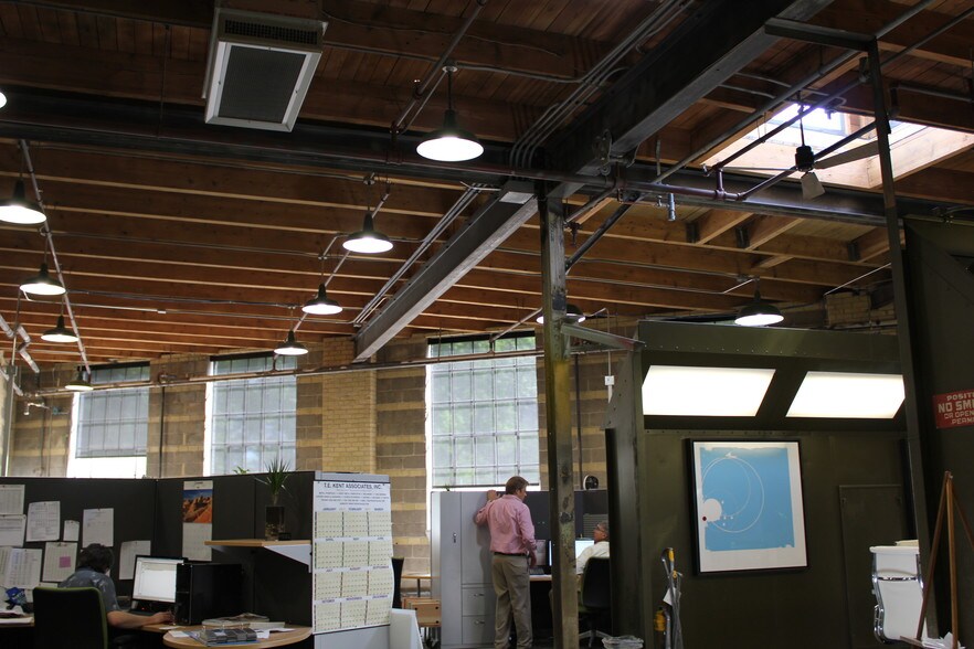 More Photos Of 1618-1620 Central Ave NE, Minneapolis Warehouse For Lease