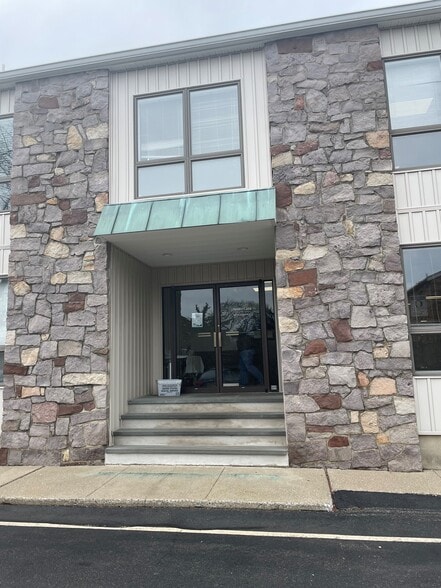 More Photos Of 122 Fairfield Rd, Fairfield Office For Sale