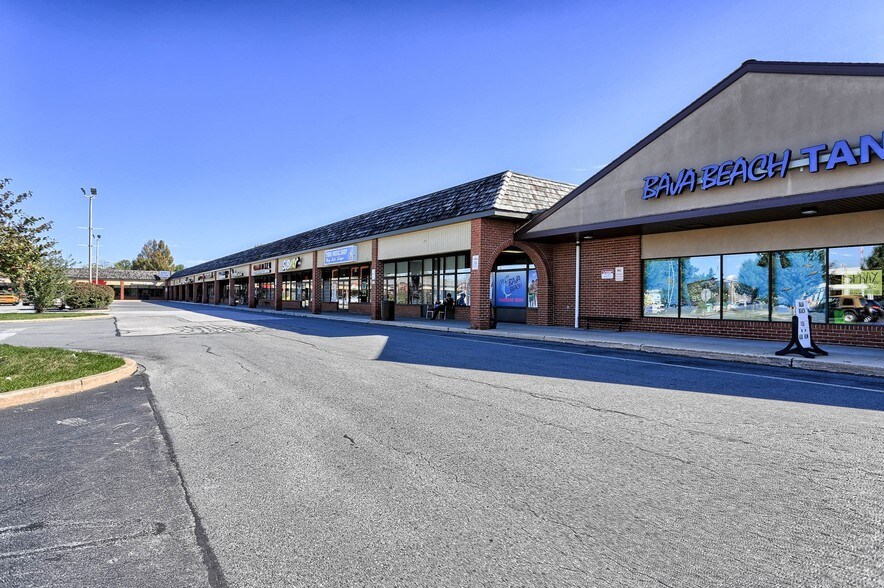 More Photos Of 2500-2598 Eastern Blvd, York Storefront For Lease