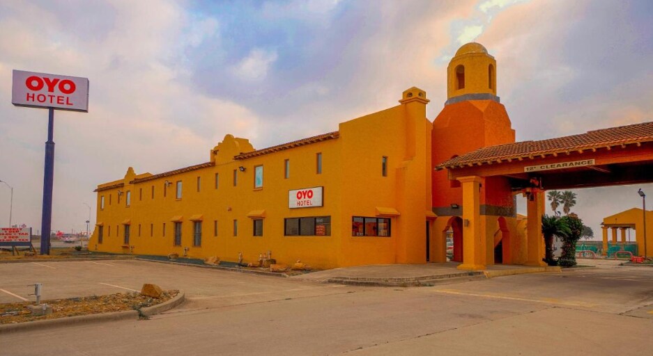 More Photos Of 3334 S US Highway 77 Byp, Kingsville Hotel For Sale