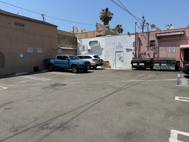 More Photos Of 14426-14430 Ventura Blvd, Sherman Oaks Storefront For Lease