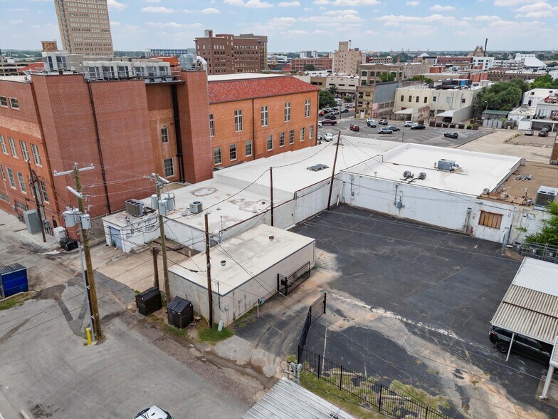More Photos Of 711-723 Washington Ave, Waco Storefront For Sale