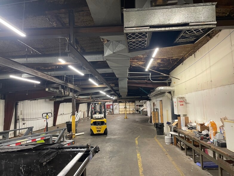 More Photos Of 2216 S Rosedale Ave, Tulsa Manufacturing For Lease