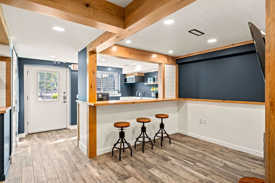 More Photos Of 1 Merrimac St, Newburyport Apartments For Lease