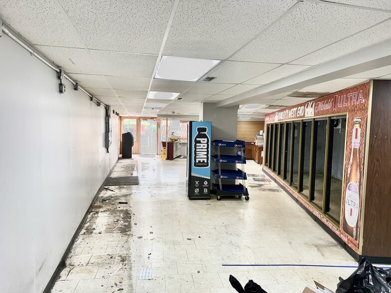 More Photos Of 209 17th St SW, Massillon General Retail For Sale