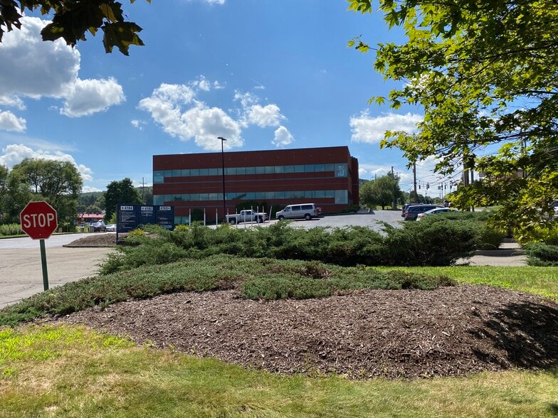 More Photos Of 4100 Vestal Parkway East, Vestal Township Office For Lease
