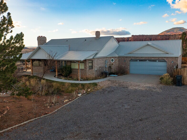 More Photos Of 397 N Wendy St, Torrey Specialty For Sale