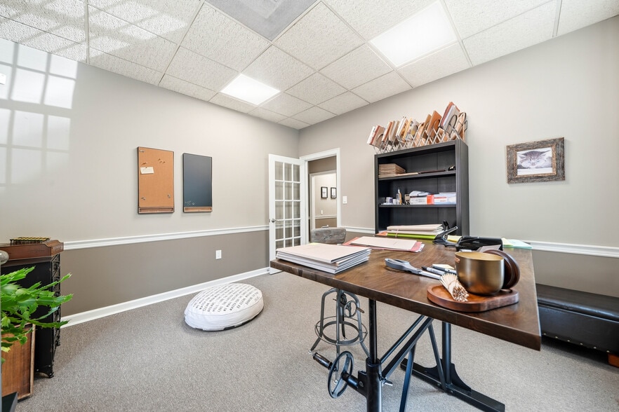 More Photos Of 9724 Kingston Pike, Knoxville Loft Creative Space For Sale