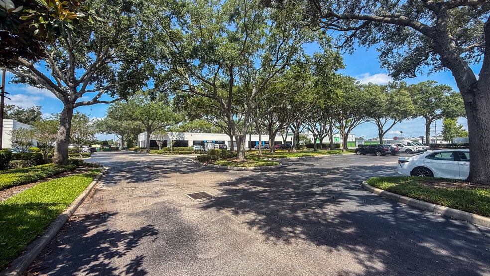 More Photos Of 5776 Hoffner Ave, Orlando Unknown For Lease