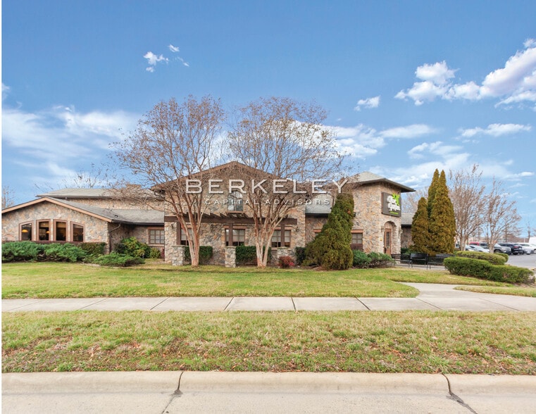 More Photos Of 8225 Northlake Commons Blvd, Charlotte Restaurant For Sale