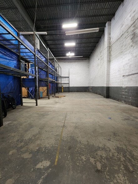 More Photos Of 210 42nd St, Brooklyn Warehouse For Lease
