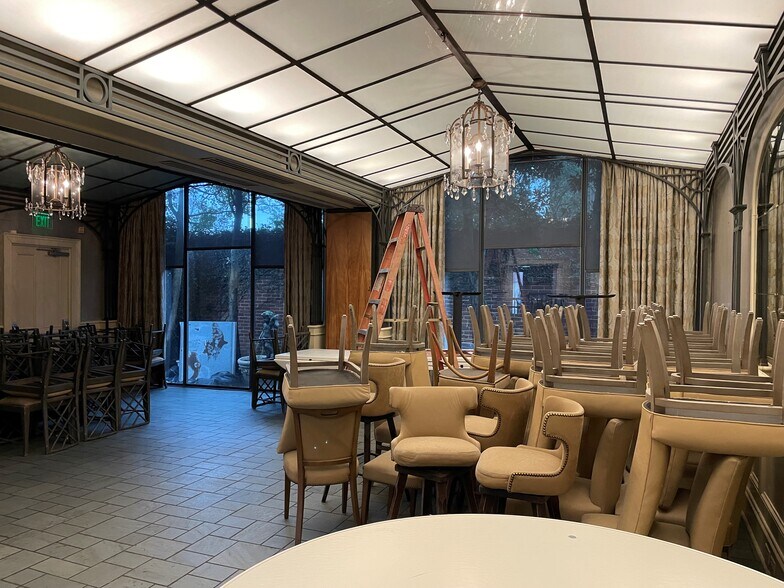 More Photos Of 1300 St Charles Ave, New Orleans Restaurant For Sale