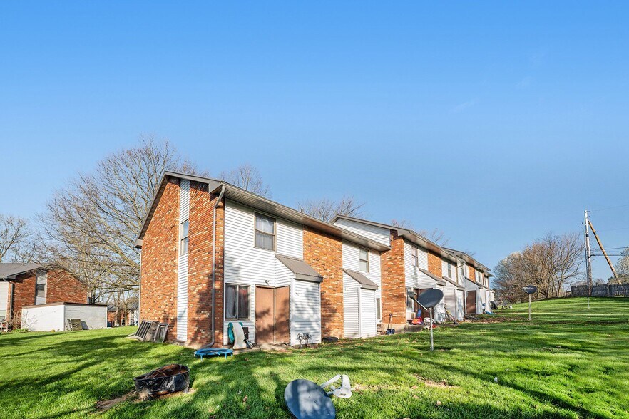 More Photos Of 231 Engadine Ct SW, Sugarcreek Apartments For Sale