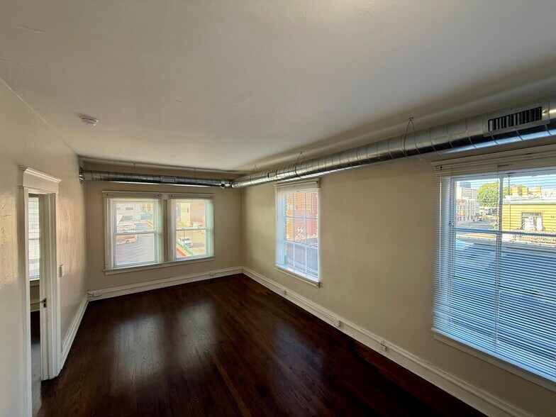 More Photos Of 119 E Kalamazoo St, Lansing Apartments For Sale