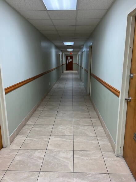 More Photos Of 7480 Fairway Dr, Miami Lakes Medical For Lease