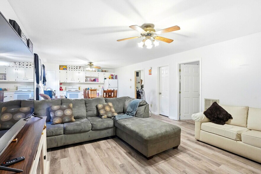 More Photos Of 8703 Highway 19 E, Roan Mountain Apartments For Sale