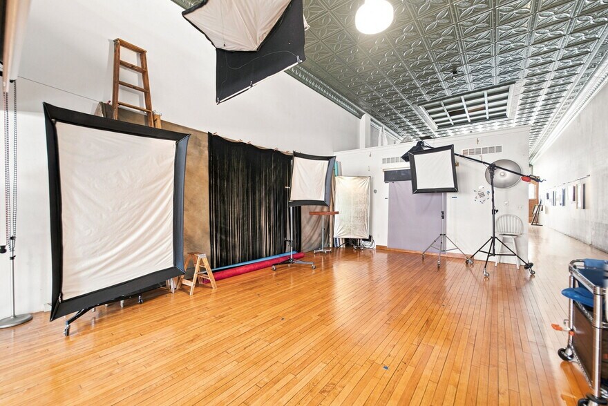 More Photos Of 121 E Bremer Ave, Waverly General Retail For Sale