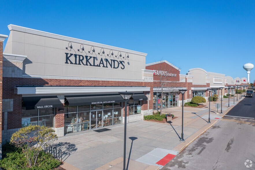 More Photos Of 702-750 S Randall Rd, Algonquin Unknown For Lease
