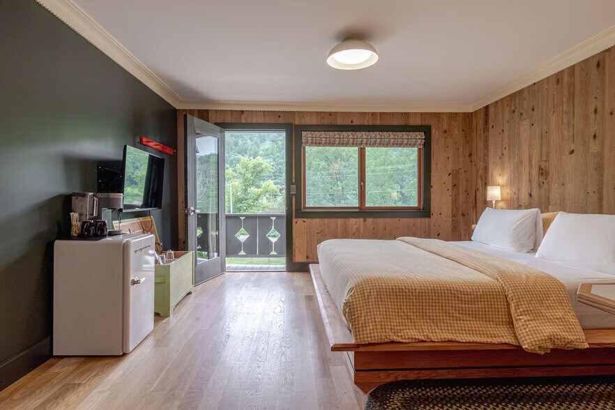 More Photos Of 37 Catamount Rd Hillsdale, Hillsdale Hotel For Sale