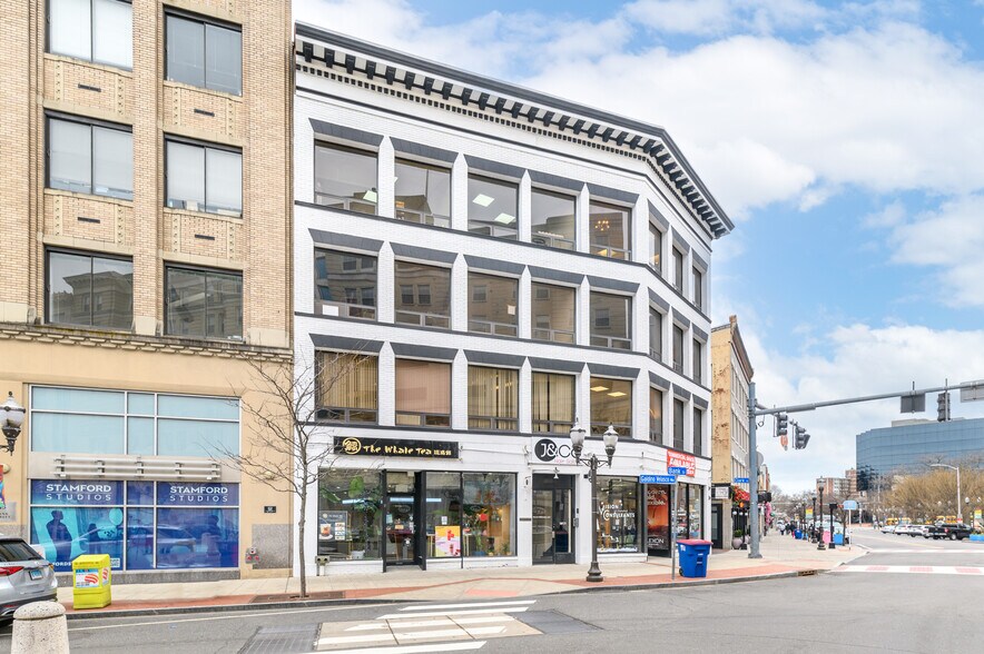 More Photos Of 1 Bank St, Stamford Office For Lease