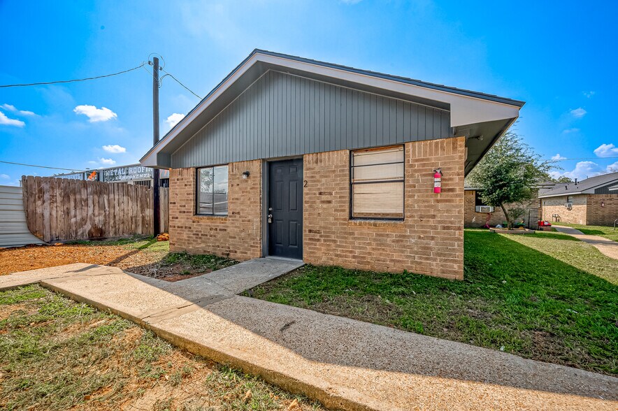 More Photos Of 8814 Manus St, Houston Apartments For Sale