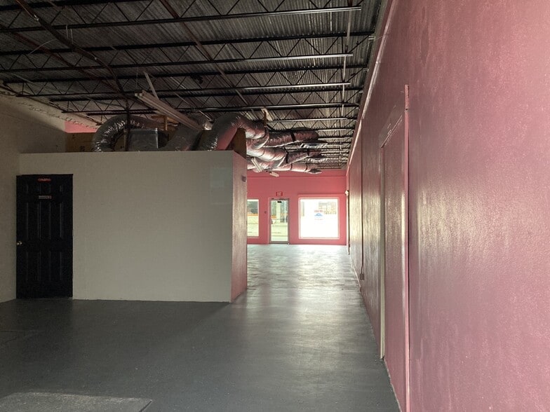 More Photos Of 121 N Gray St, Killeen Freestanding For Lease