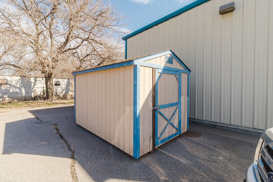 More Photos Of 3101 S Broadway St, Wichita Freestanding For Sale