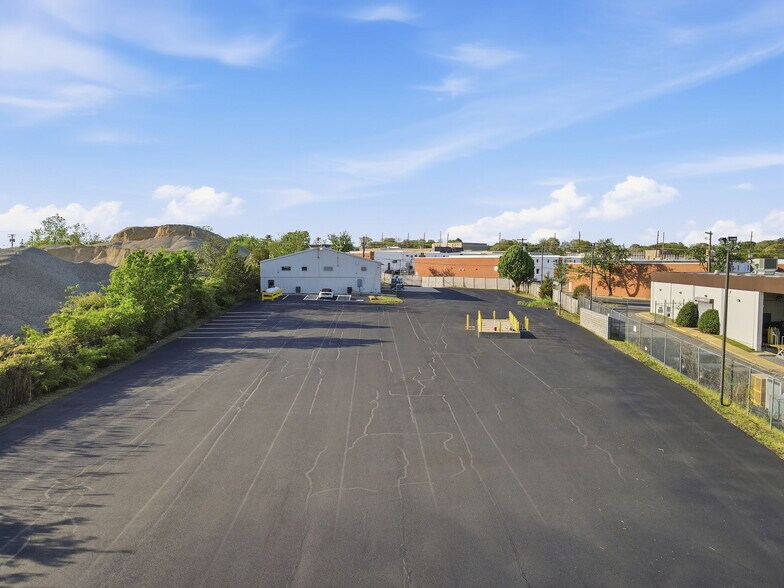 More Photos Of 4801 Stamp Rd, Marlow Heights Warehouse For Lease