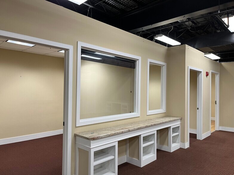 More Photos Of 7529 Old Georgetown Rd, Bethesda Medical For Lease