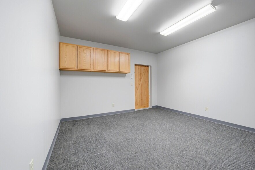 More Photos Of 114 5th St, Fowler Industrial For Lease