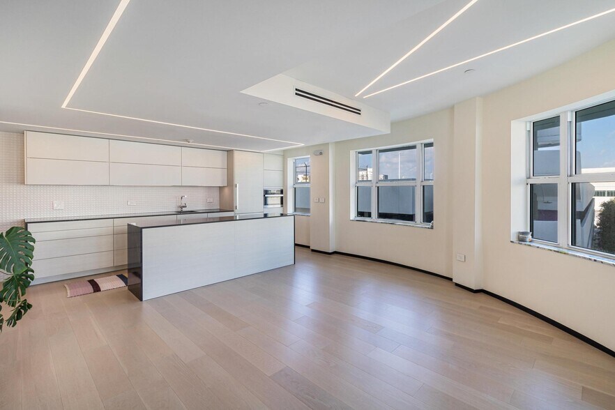 More Photos Of 605 Lincoln Rd, Miami Beach Office Residential For Lease